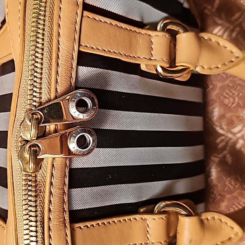 Henri Bendel Centennial Barrel Two-Way Satchel w/ Mirror - Picture 7 of 17